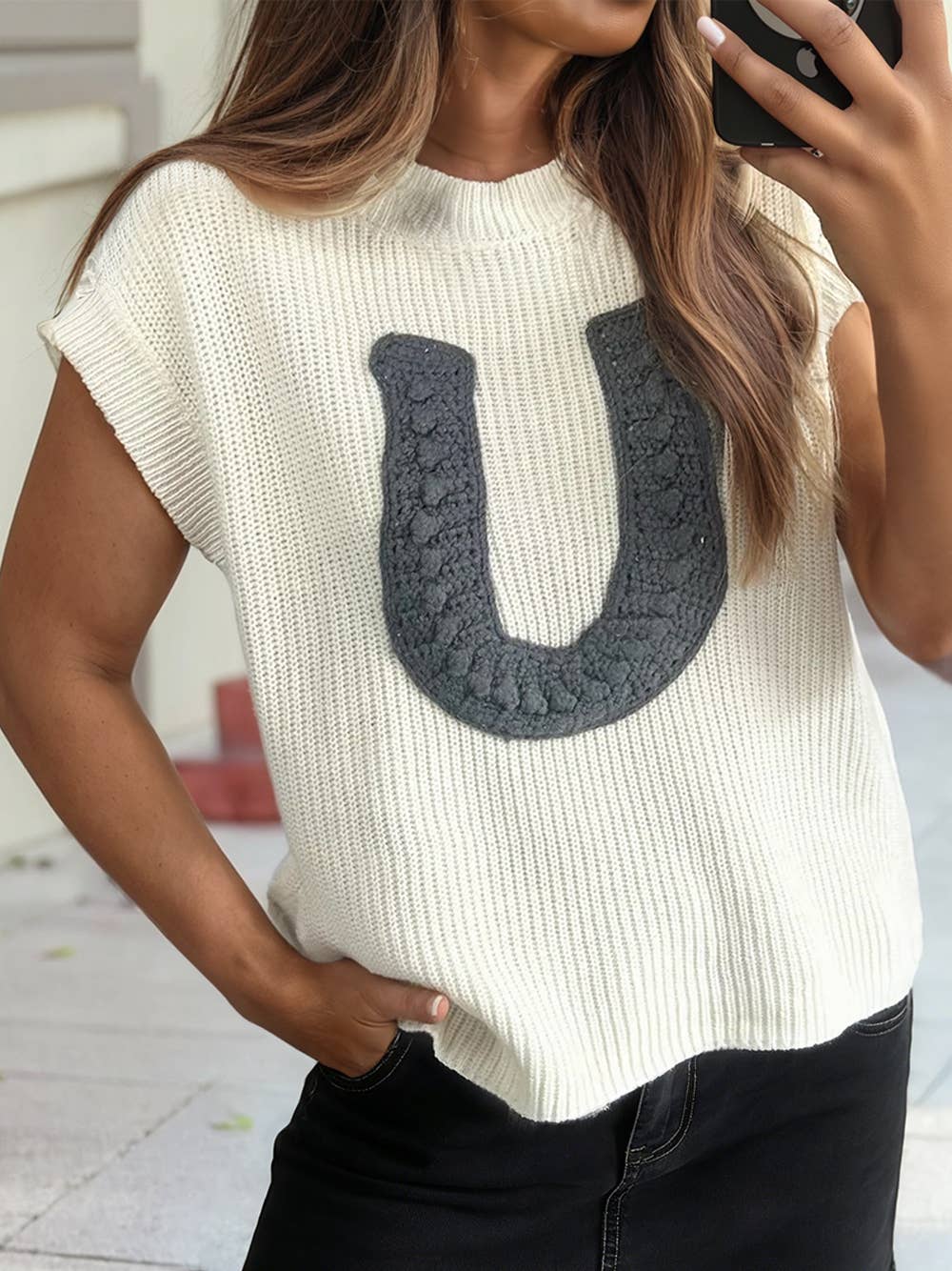 Western Crochet Horseshoe Short Sleeve Knit Sweater: White