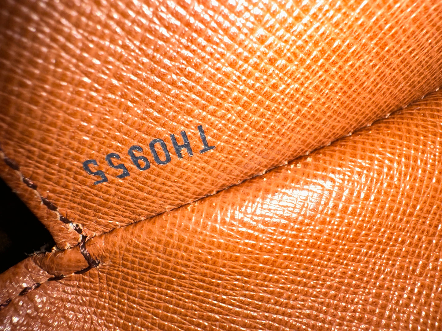JT014 Preowned Louis Vuitton Monogram Cartouchière GM Crossbody