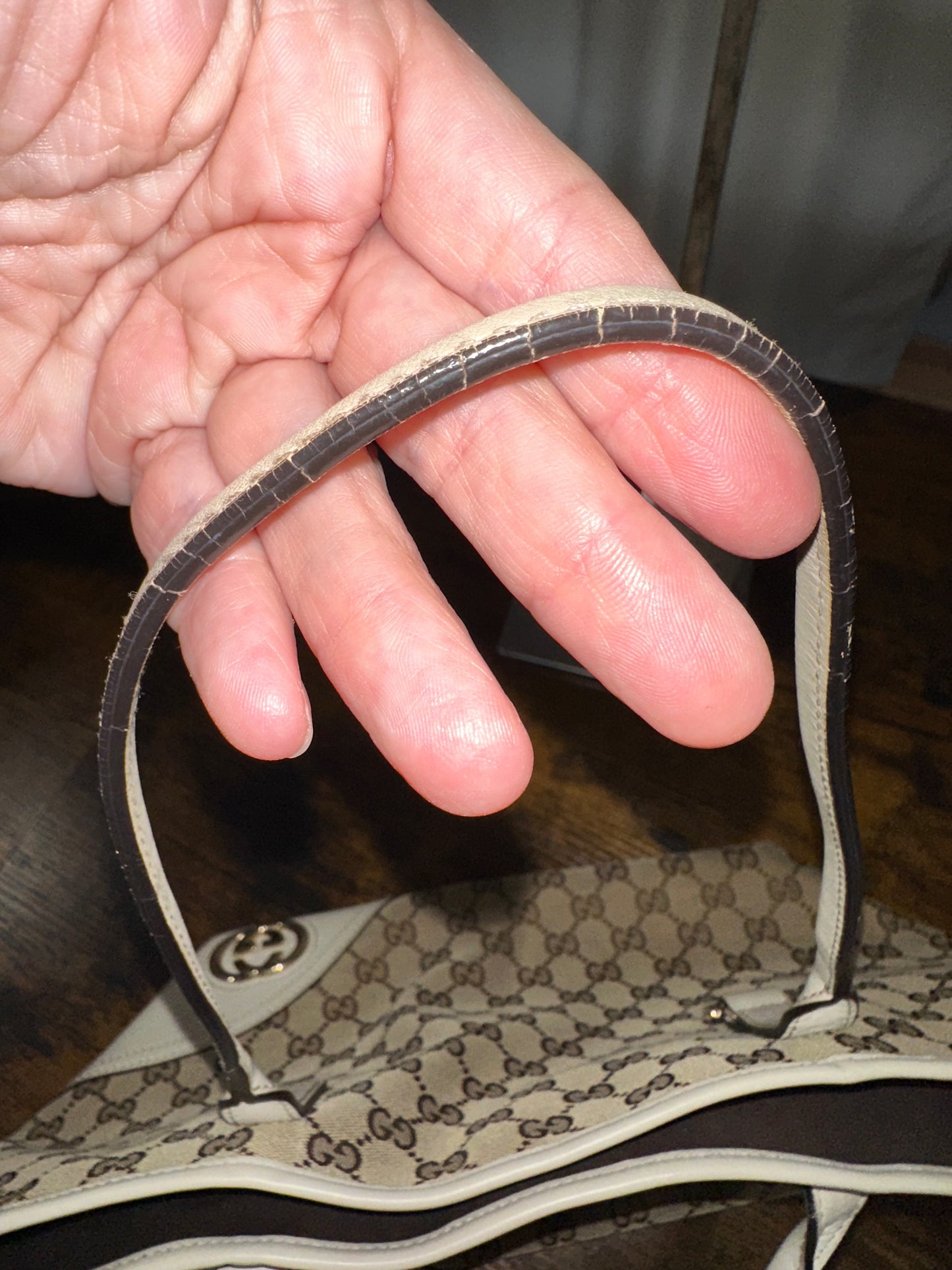 JT016 Preowned Gucci GG Canvas Interlocking G Tote (White Leather Trim)