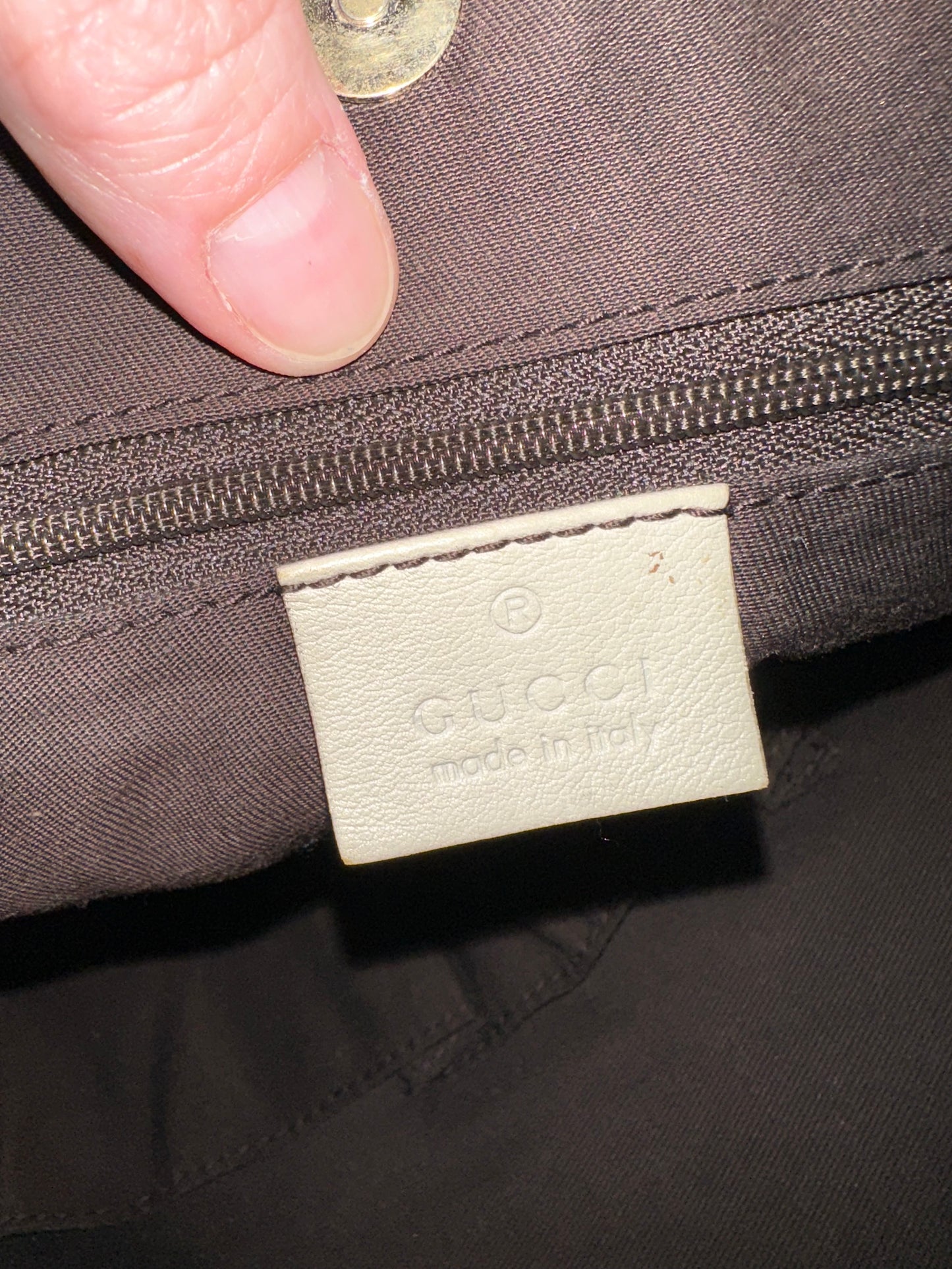 JT016 Preowned Gucci GG Canvas Interlocking G Tote (White Leather Trim)