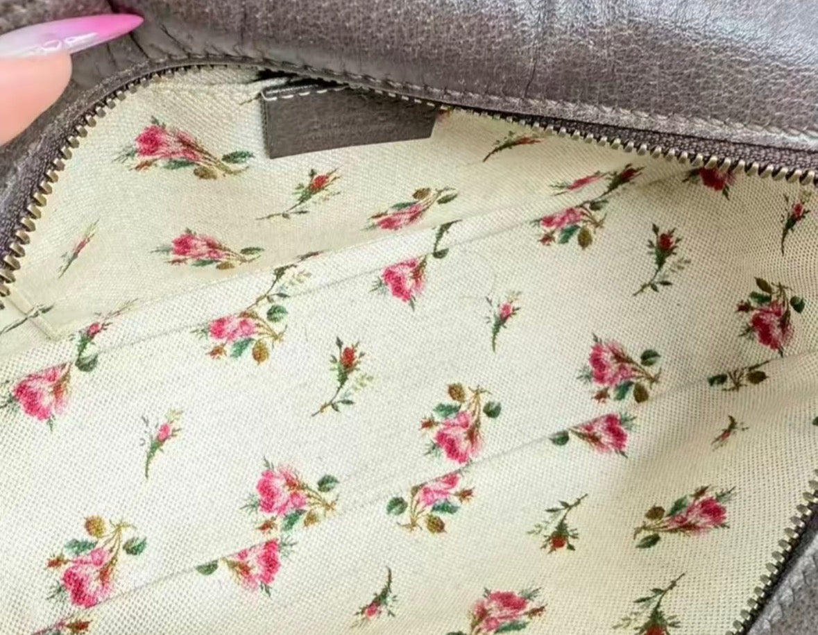 Gucci Neo Vintage GG Supreme Messenger Bag - Preowned Authentic