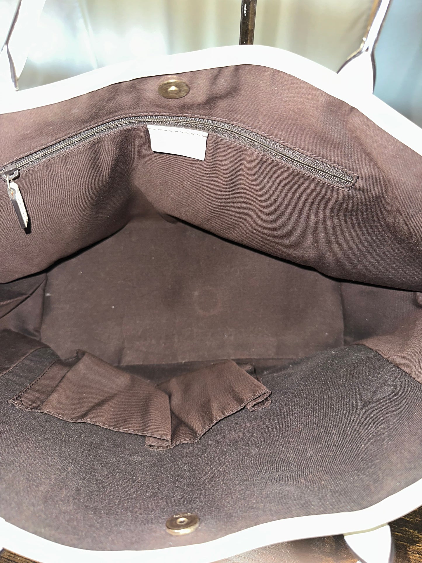 JT016 Preowned Gucci GG Canvas Interlocking G Tote (White Leather Trim)