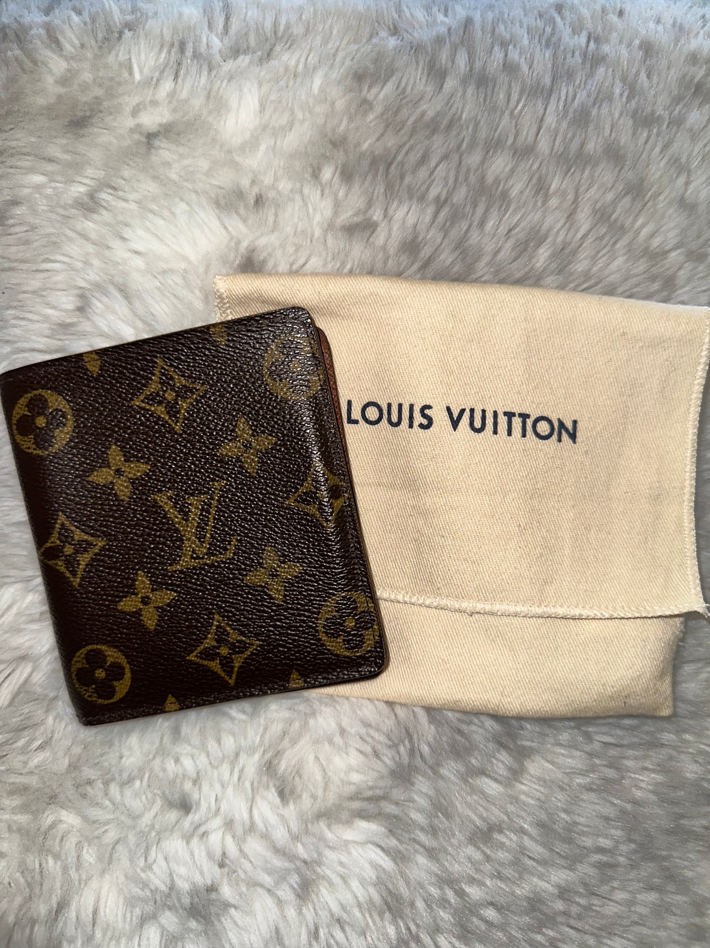 Pre-Loved Authentic Louis Vuitton Monogram Bifold Wallet – 10 Card Slots