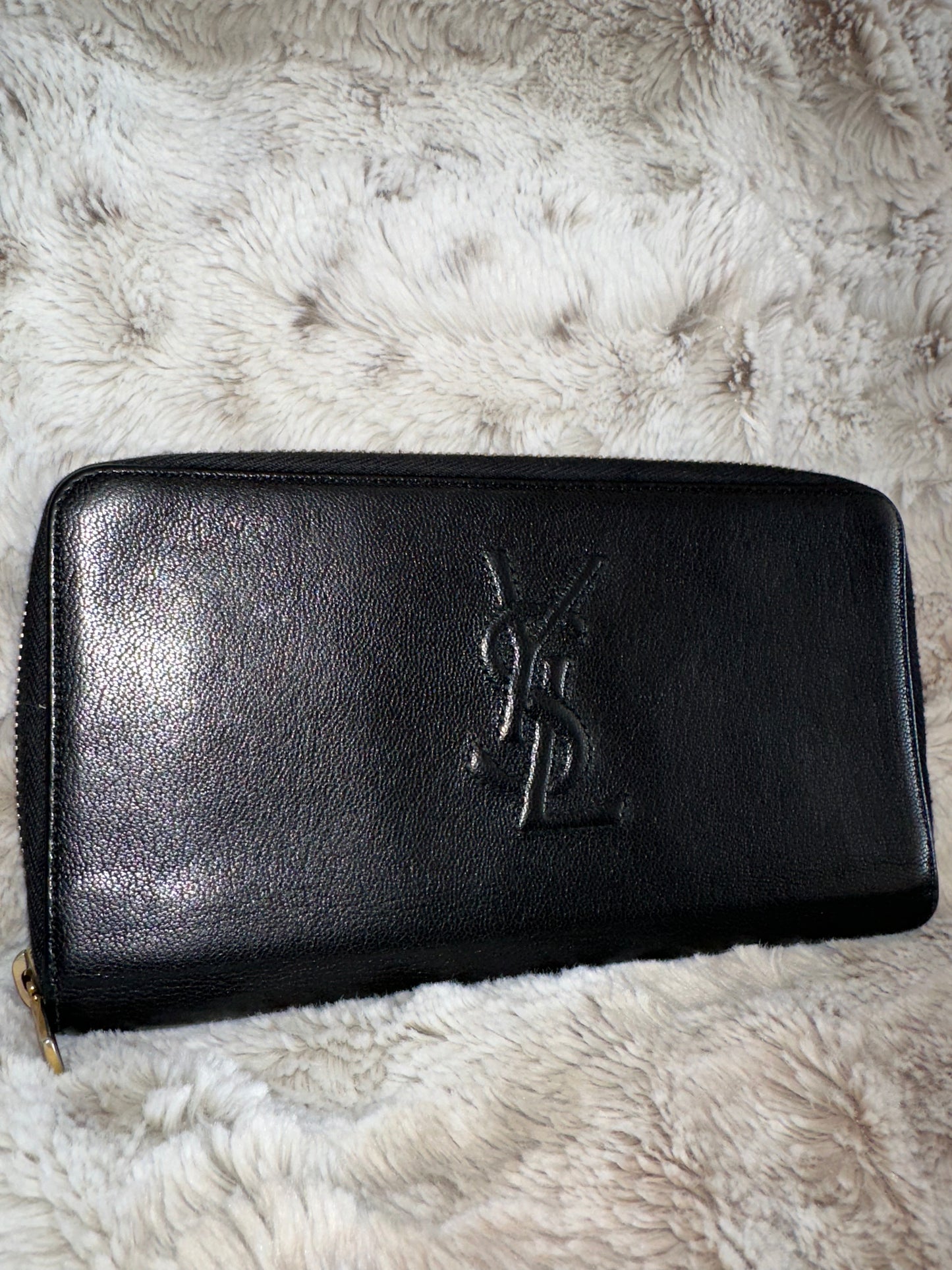 Pre-owned Saint Laurent (YSL) zip-around long wallet in black leather with the embossed YSL logo. AUTHENTIC #9