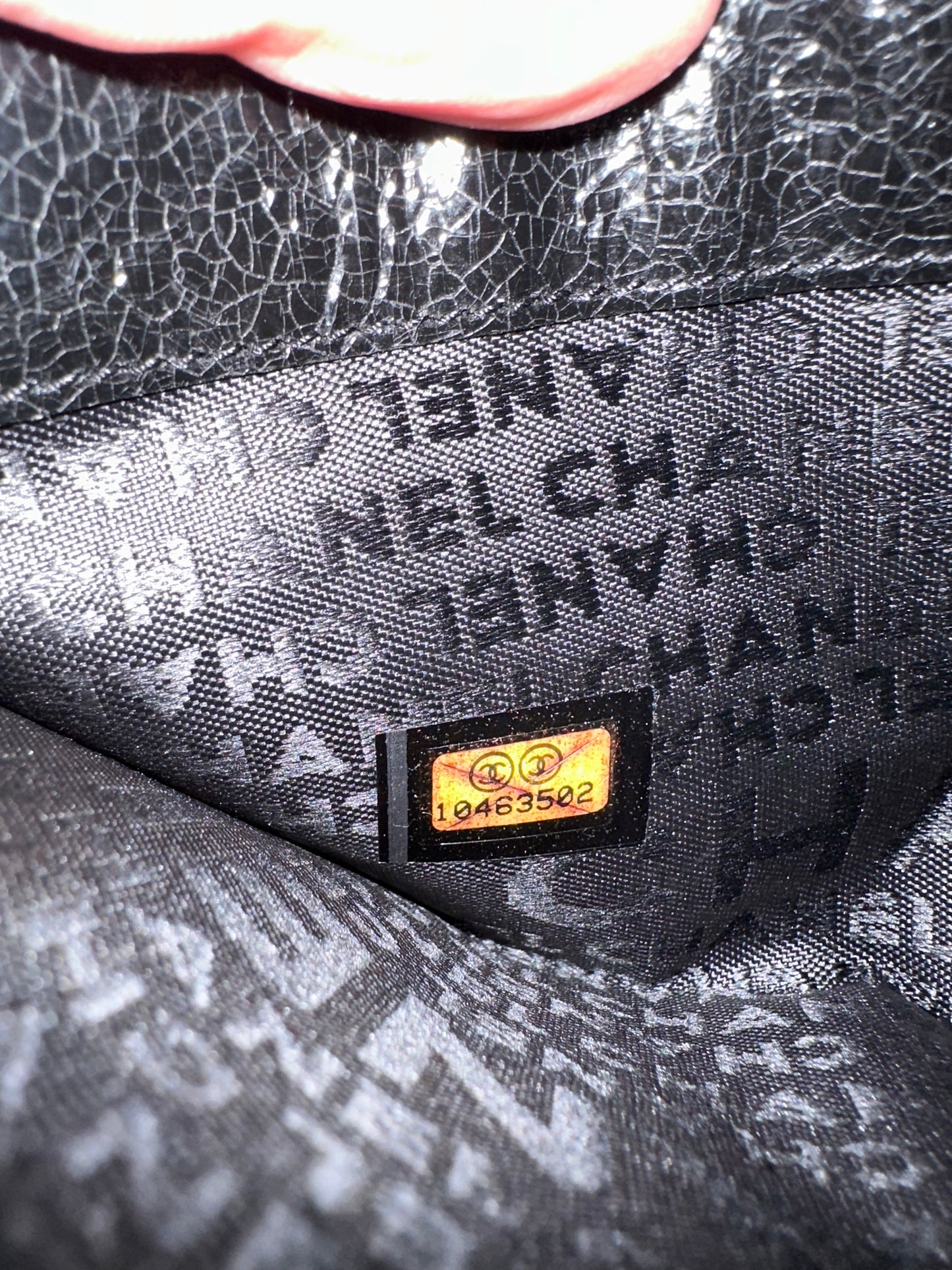Pre-owned AUTHENTIC Chanel Classic Flap Wallet in black crackled (distressed) leather with silver-tone CC. #18