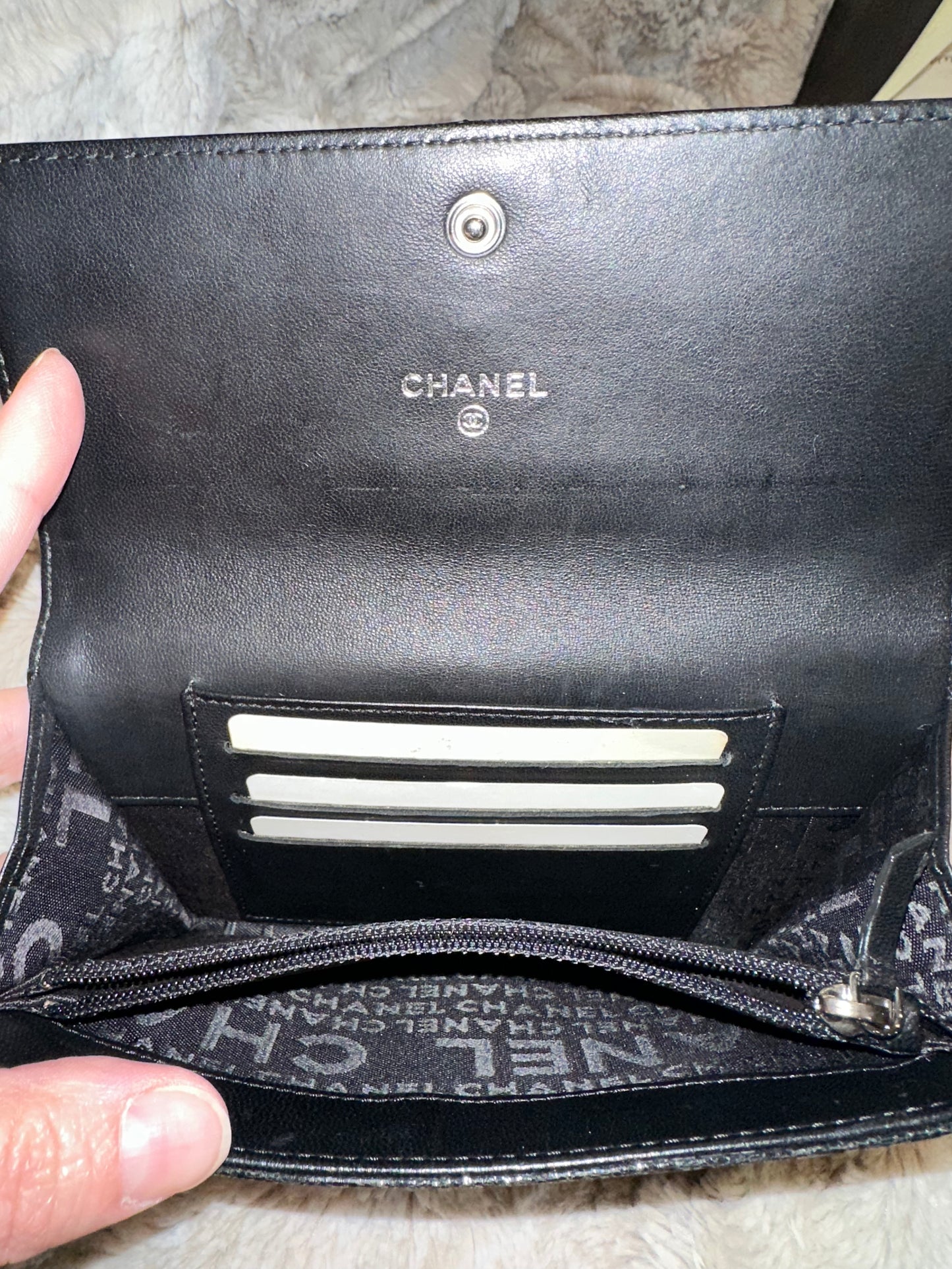 Pre-owned AUTHENTIC Chanel Classic Flap Wallet in black crackled (distressed) leather with silver-tone CC. #18