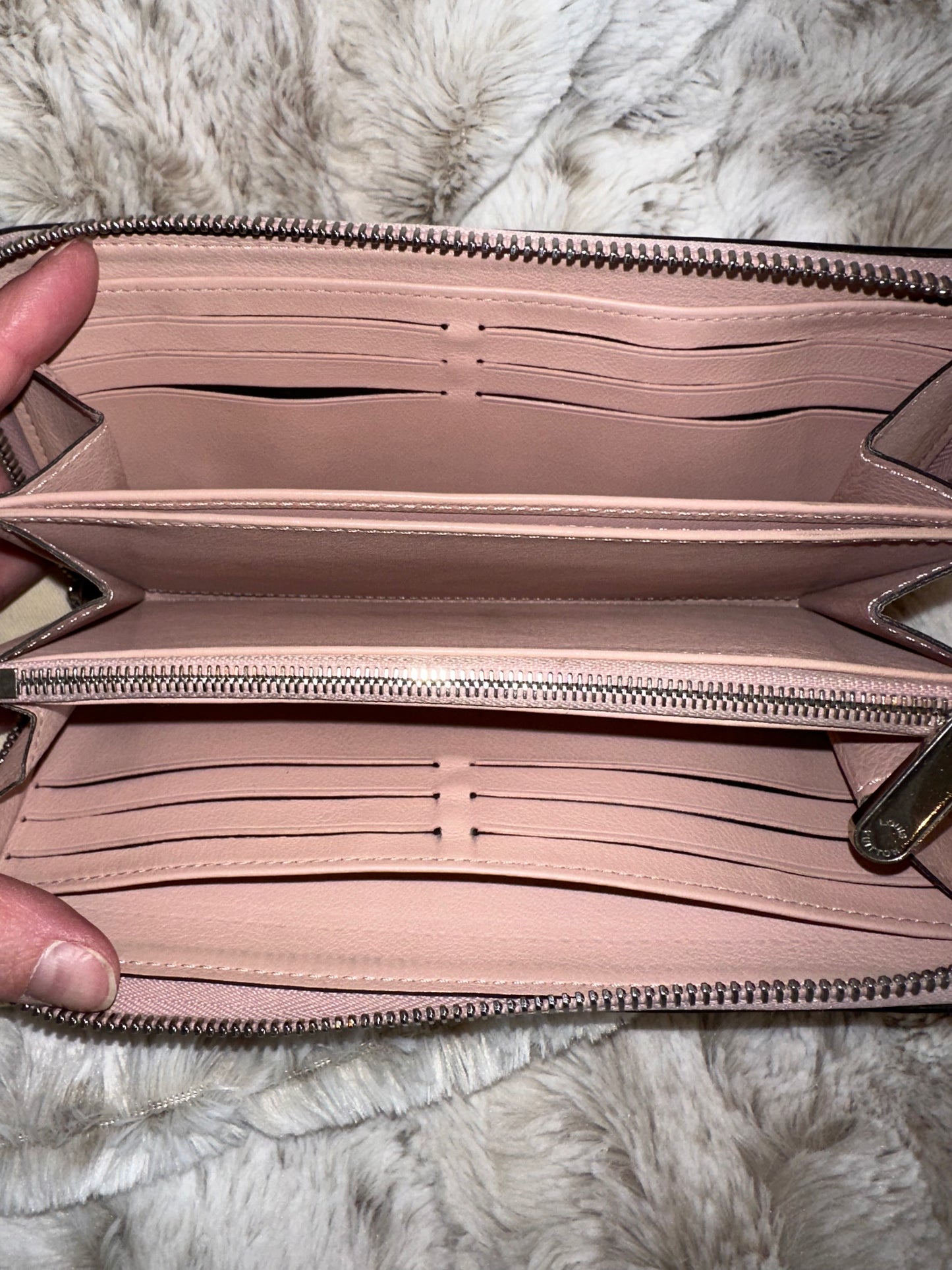 Pre-owned AUTHENTIC Louis Vuitton Mahina Zippy Wallet blush/rose pink leather #24