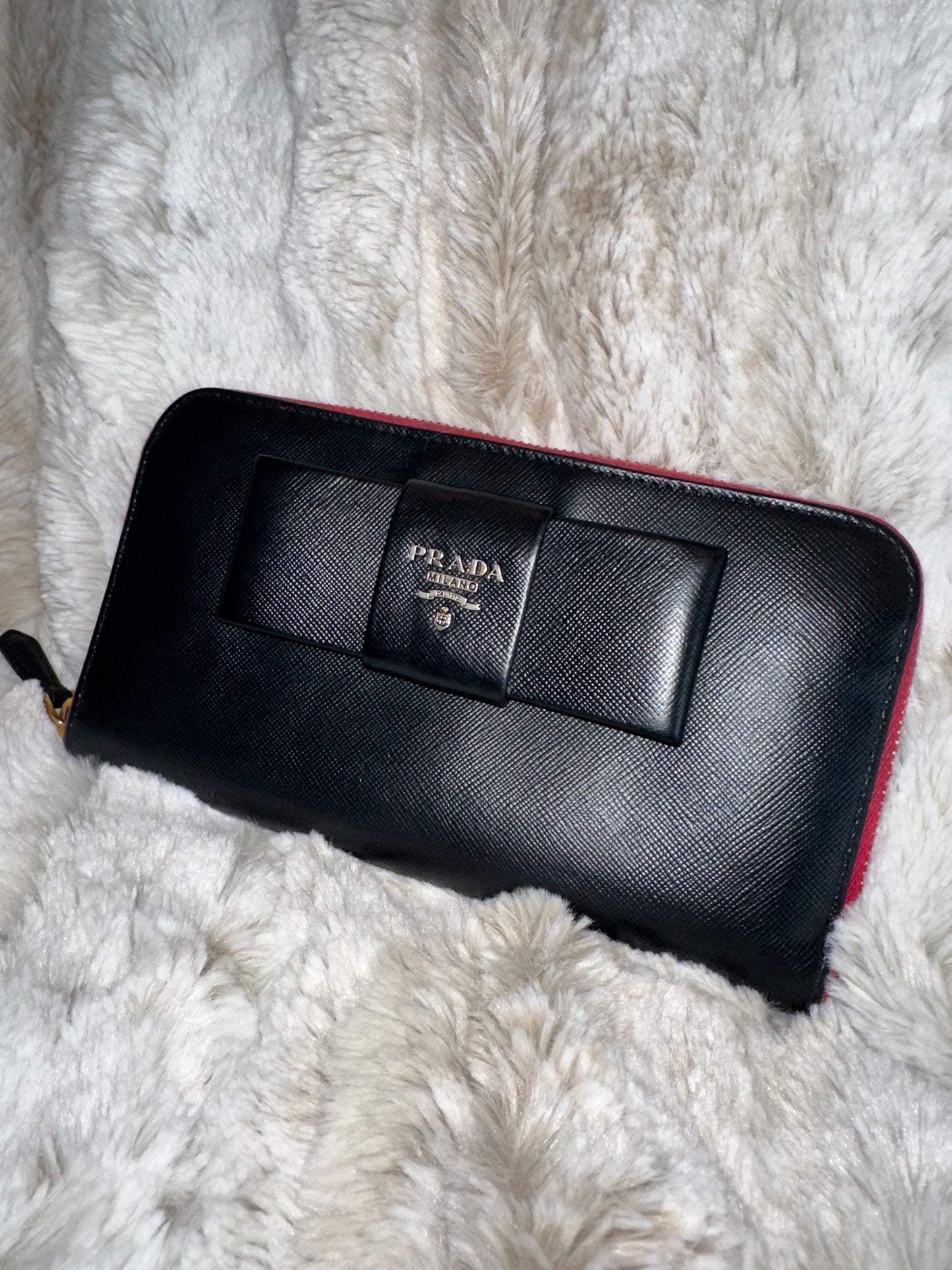 Pre-owned AUTHENTIC Prada Saffiano leather zip-around wallet with bow #21